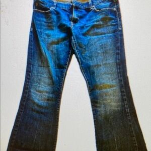 GUESS Jeans Stretch- LOOK INCREDIBLE ON!!